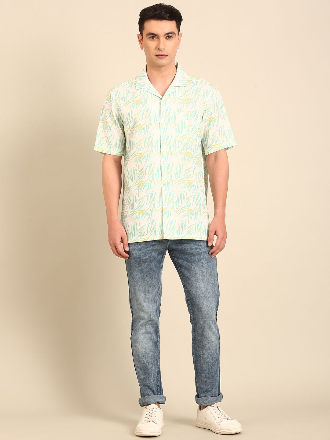 CAVALLO by Linen Club Men's Blended Linen Turquoise Printed Contemporary Fit Half Sleeve Casual Shirt