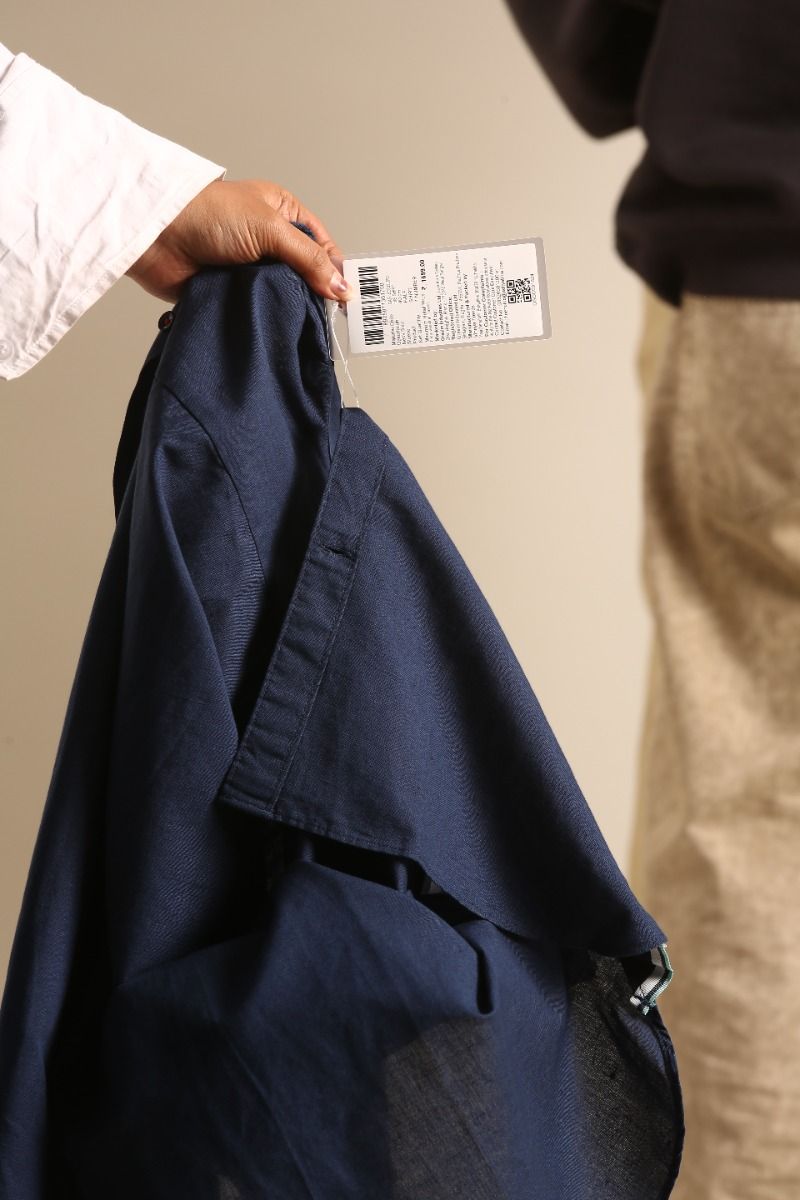 CAVALLO by Linen Club Men's Blended Linen Navy Solid Contemporary Fit Half Sleeve Casual Shirt