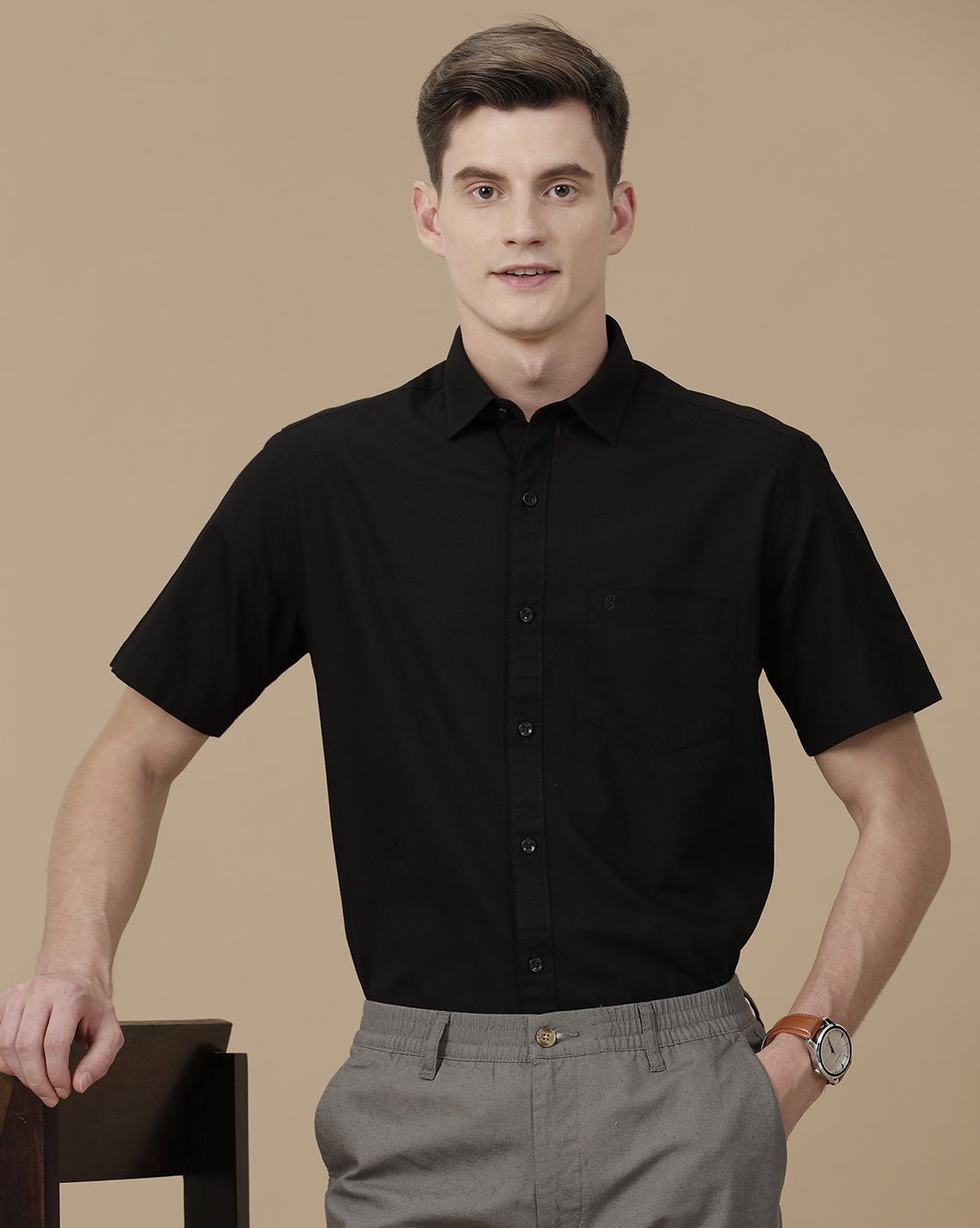 Men's Blended Linen Black Solid Contemporary Fit Half Sleeve Casual Shirt