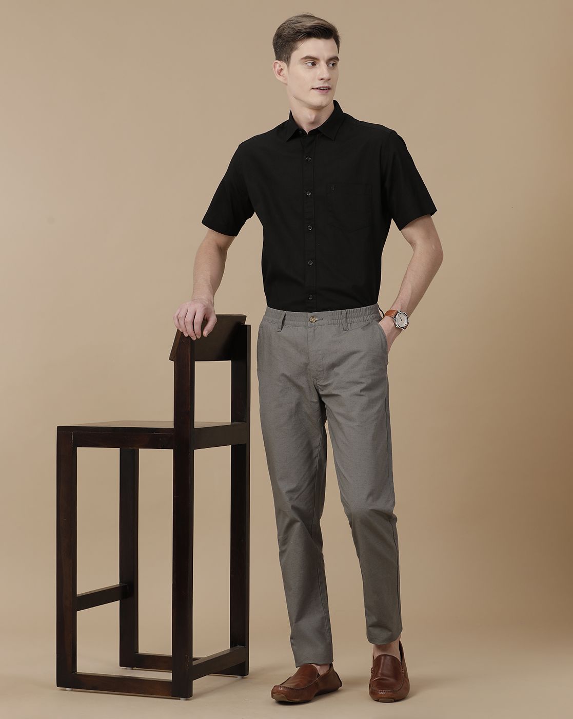 Men's Blended Linen Black Solid Contemporary Fit Half Sleeve Casual Shirt