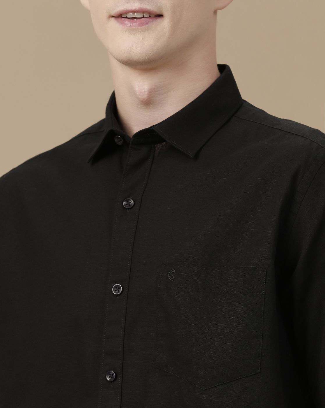 Men's Blended Linen Black Solid Contemporary Fit Half Sleeve Casual Shirt