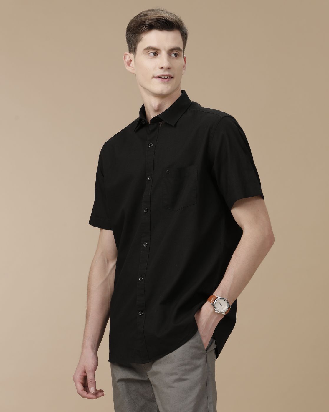 Men's Blended Linen Black Solid Contemporary Fit Half Sleeve Casual Shirt