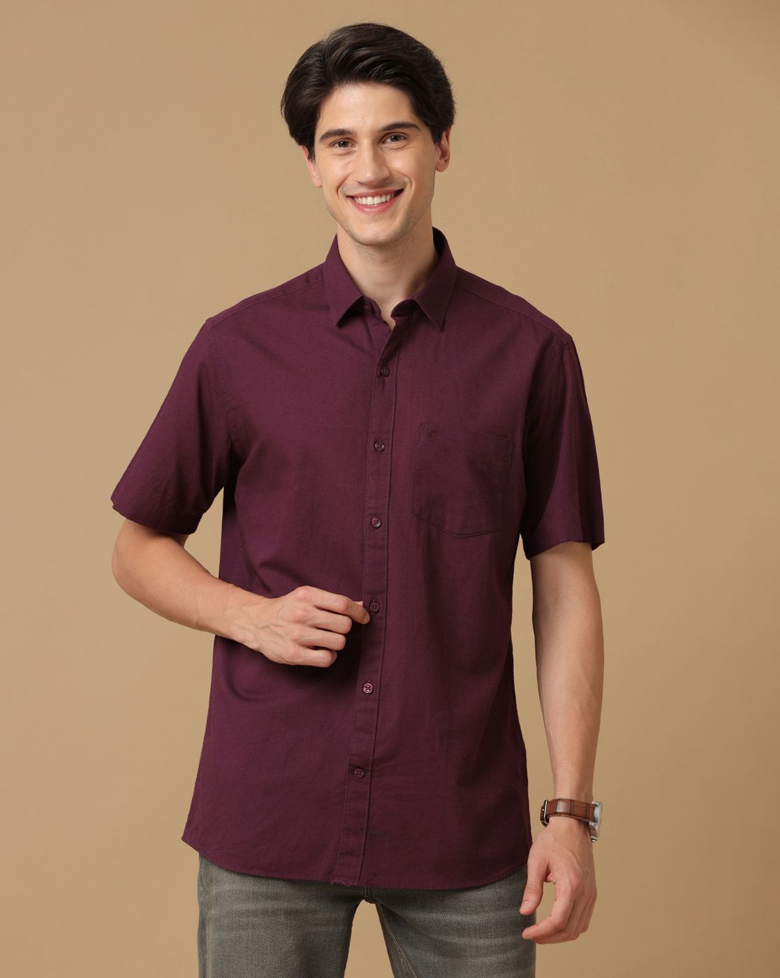Men's Blended Linen Purple Solid Contemporary Fit Half Sleeve Casual Shirt