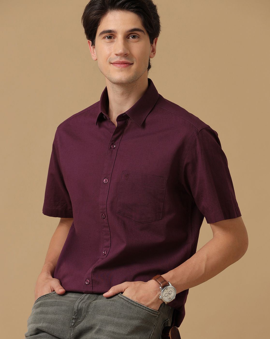 Men's Blended Linen Purple Solid Contemporary Fit Half Sleeve Casual Shirt