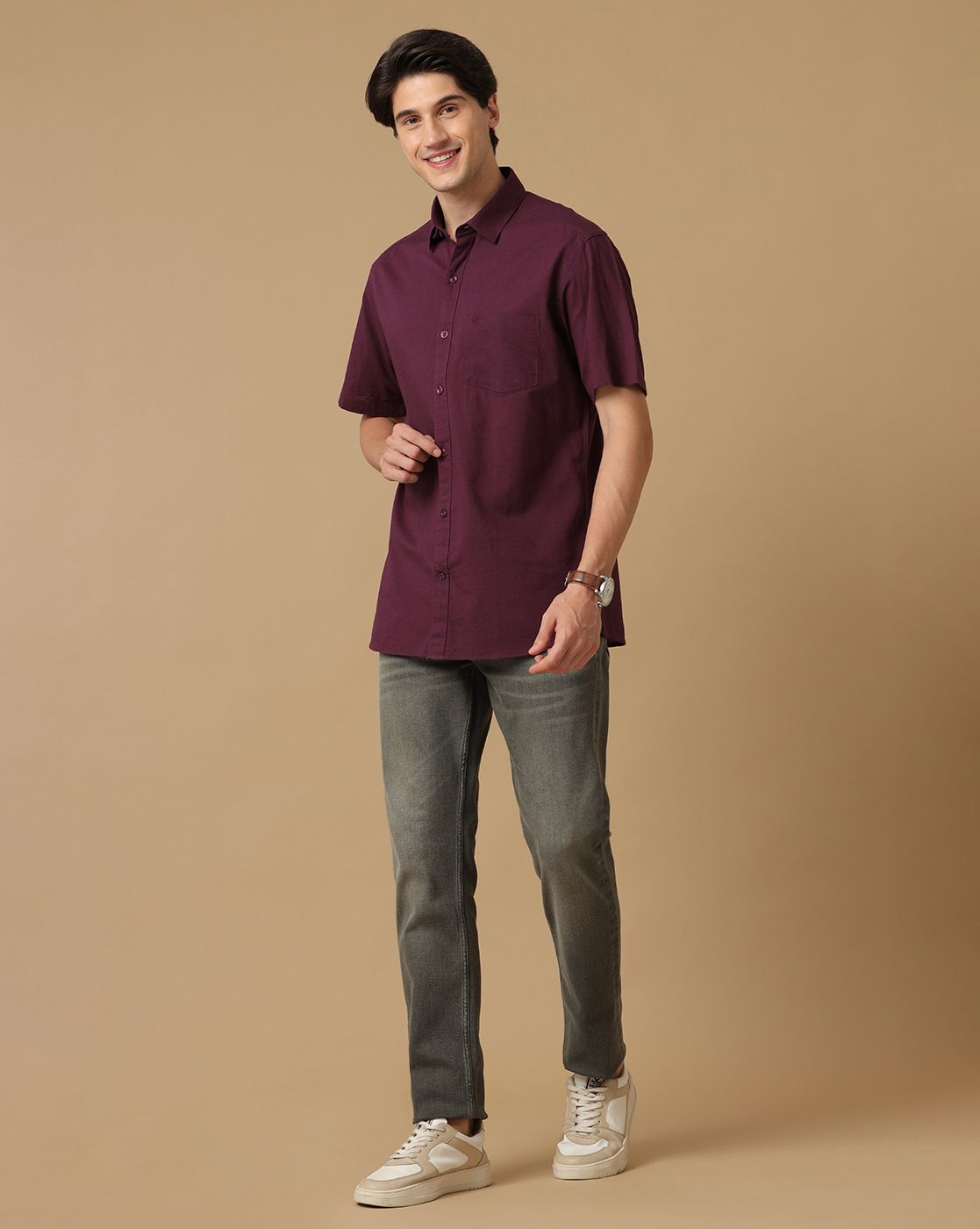 Men's Blended Linen Purple Solid Contemporary Fit Half Sleeve Casual Shirt