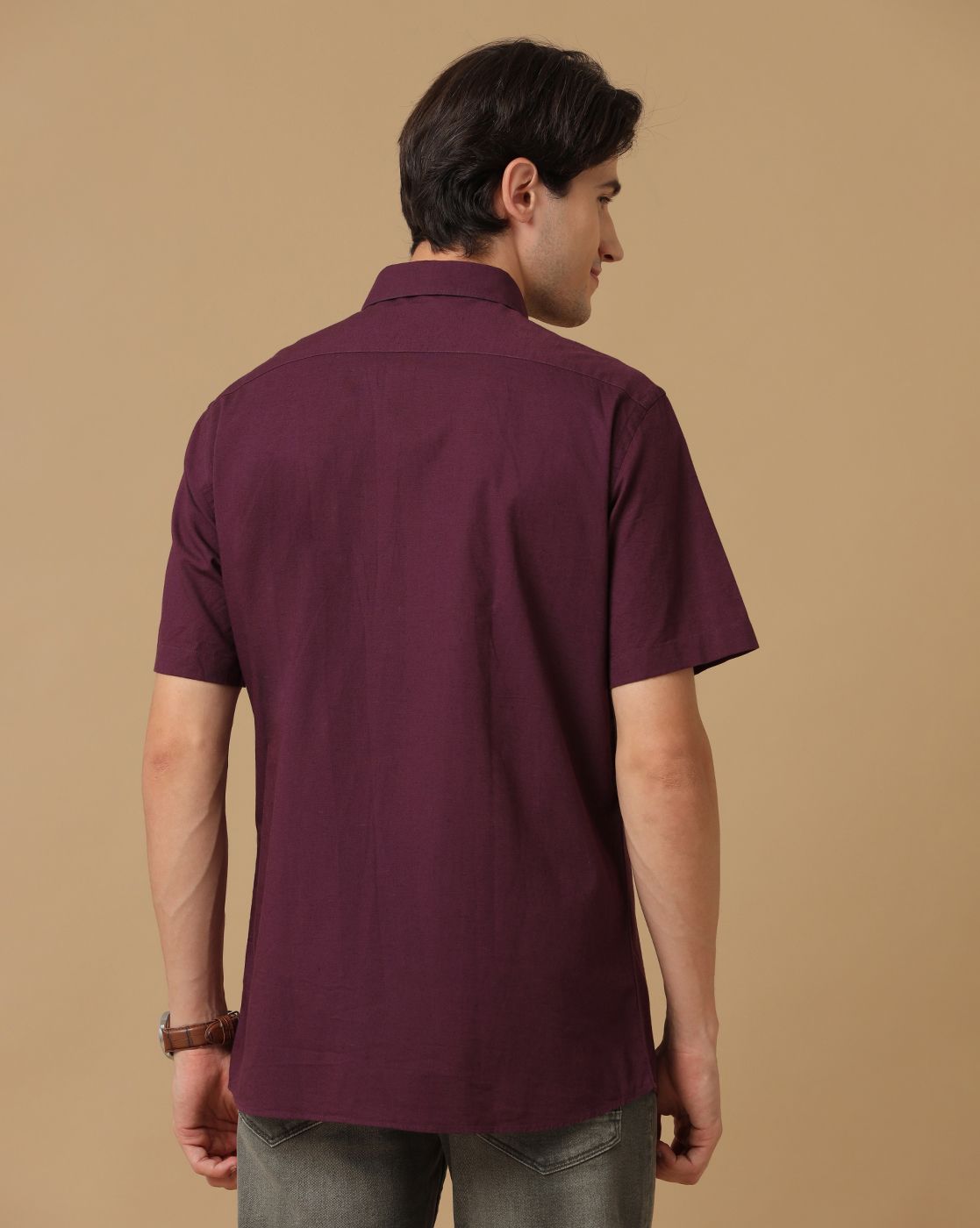 Men's Blended Linen Purple Solid Contemporary Fit Half Sleeve Casual Shirt