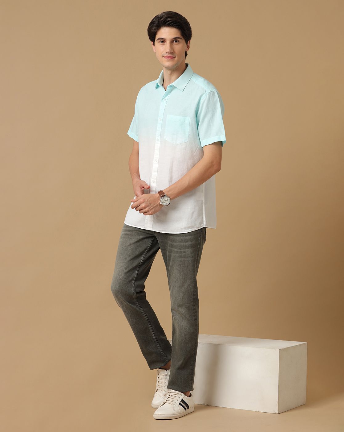 Men's Blended Linen White Solid Contemporary Fit Half Sleeve Casual Shirt
