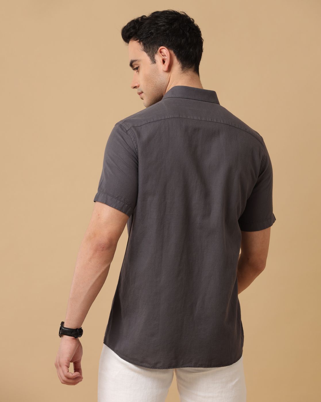 Men's Blended Linen Grey Solid Contemporary Fit Half Sleeve Casual Shirt