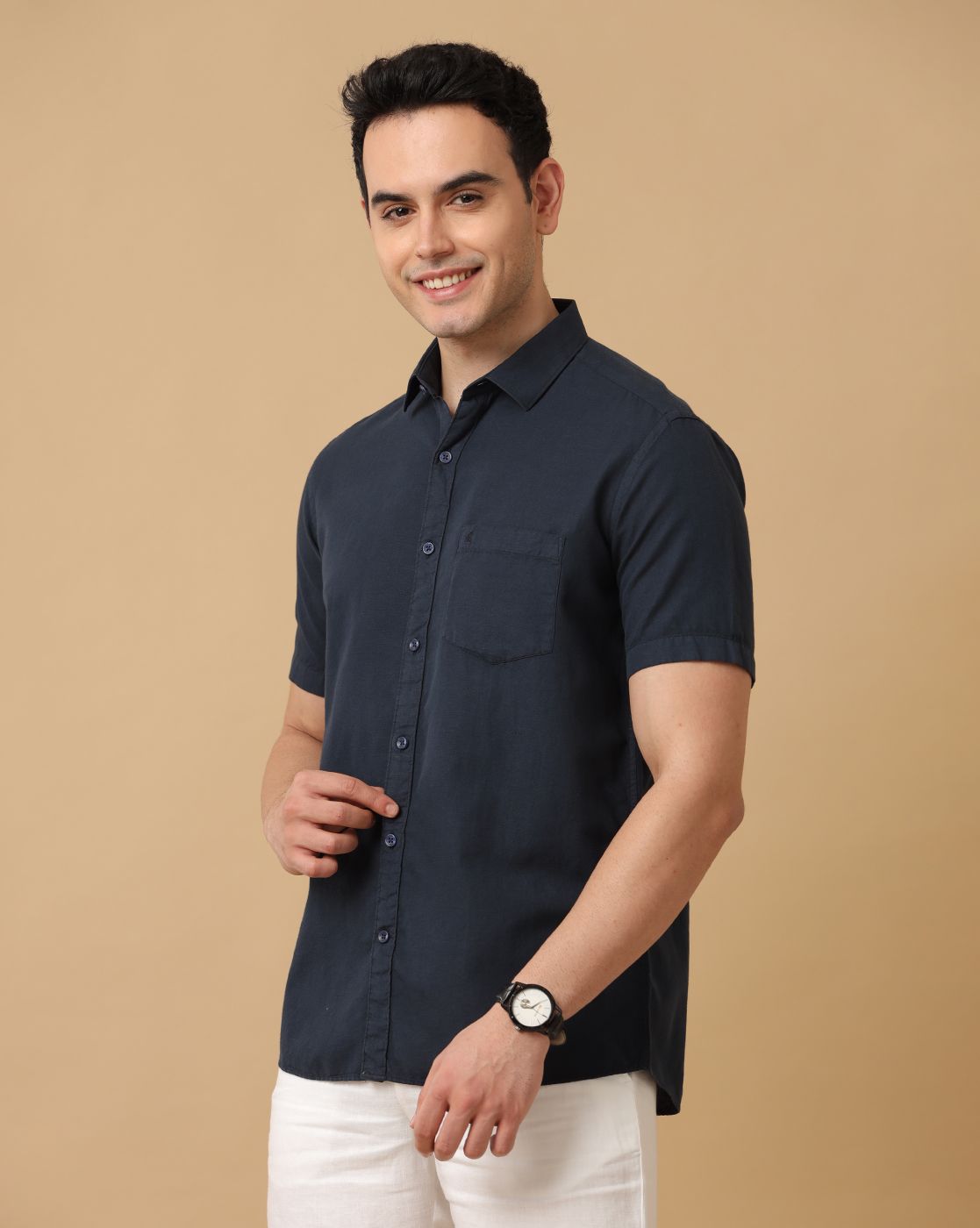 Men's Blended Linen Navy Solid Contemporary Fit Half Sleeve Casual Shirt