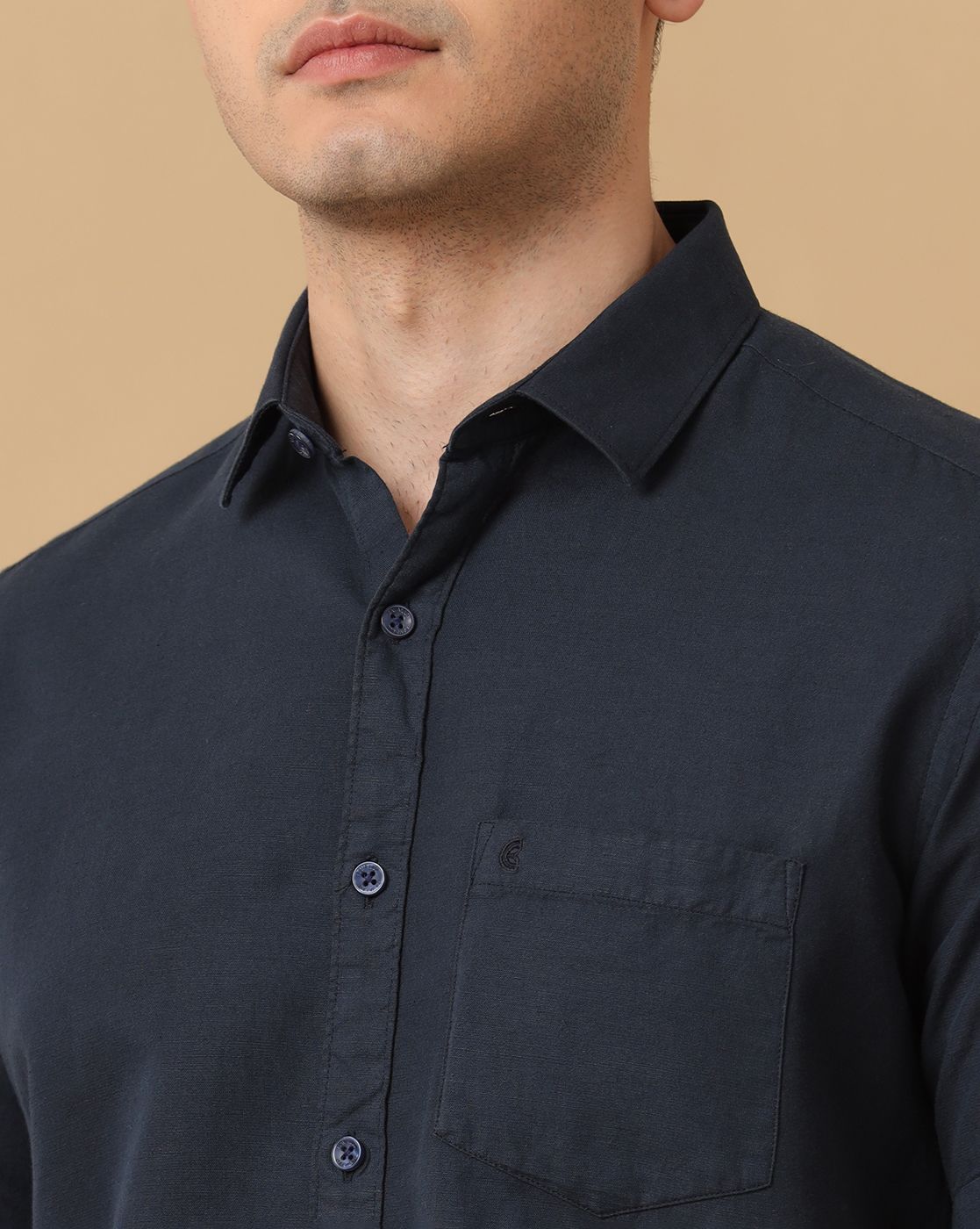 Men's Blended Linen Navy Solid Contemporary Fit Half Sleeve Casual Shirt