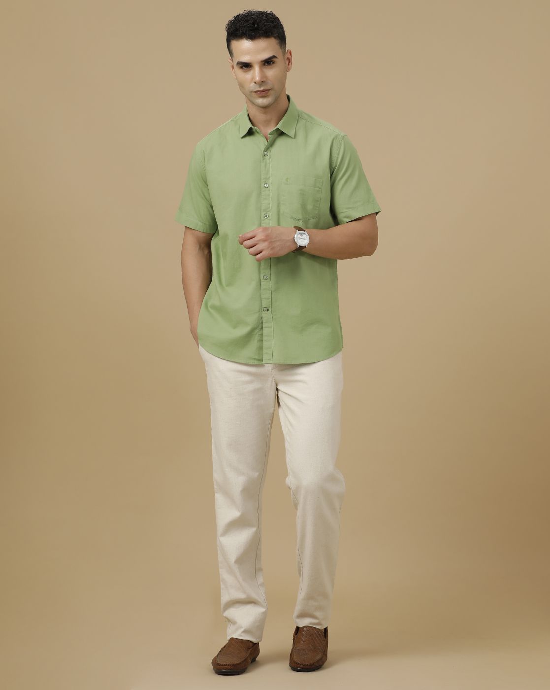 CAVALLO by Linen Club Men's Blended Linen Green Solid Contemporary Fit Half Sleeve Casual Shirt