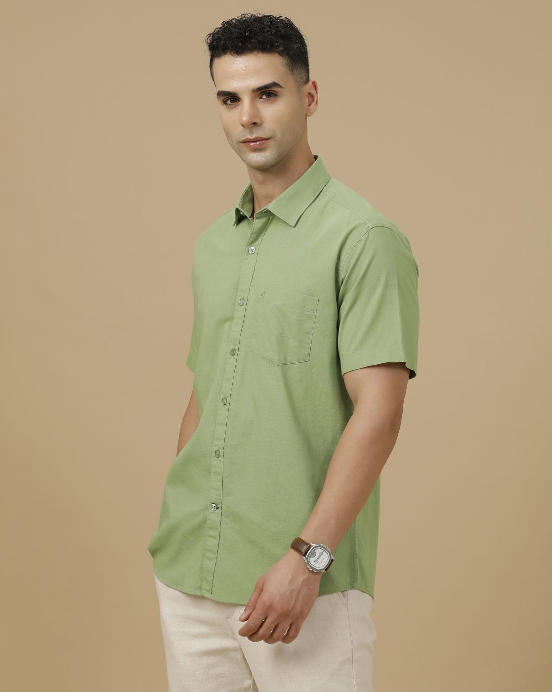 CAVALLO by Linen Club Men's Blended Linen Green Solid Contemporary Fit Half Sleeve Casual Shirt