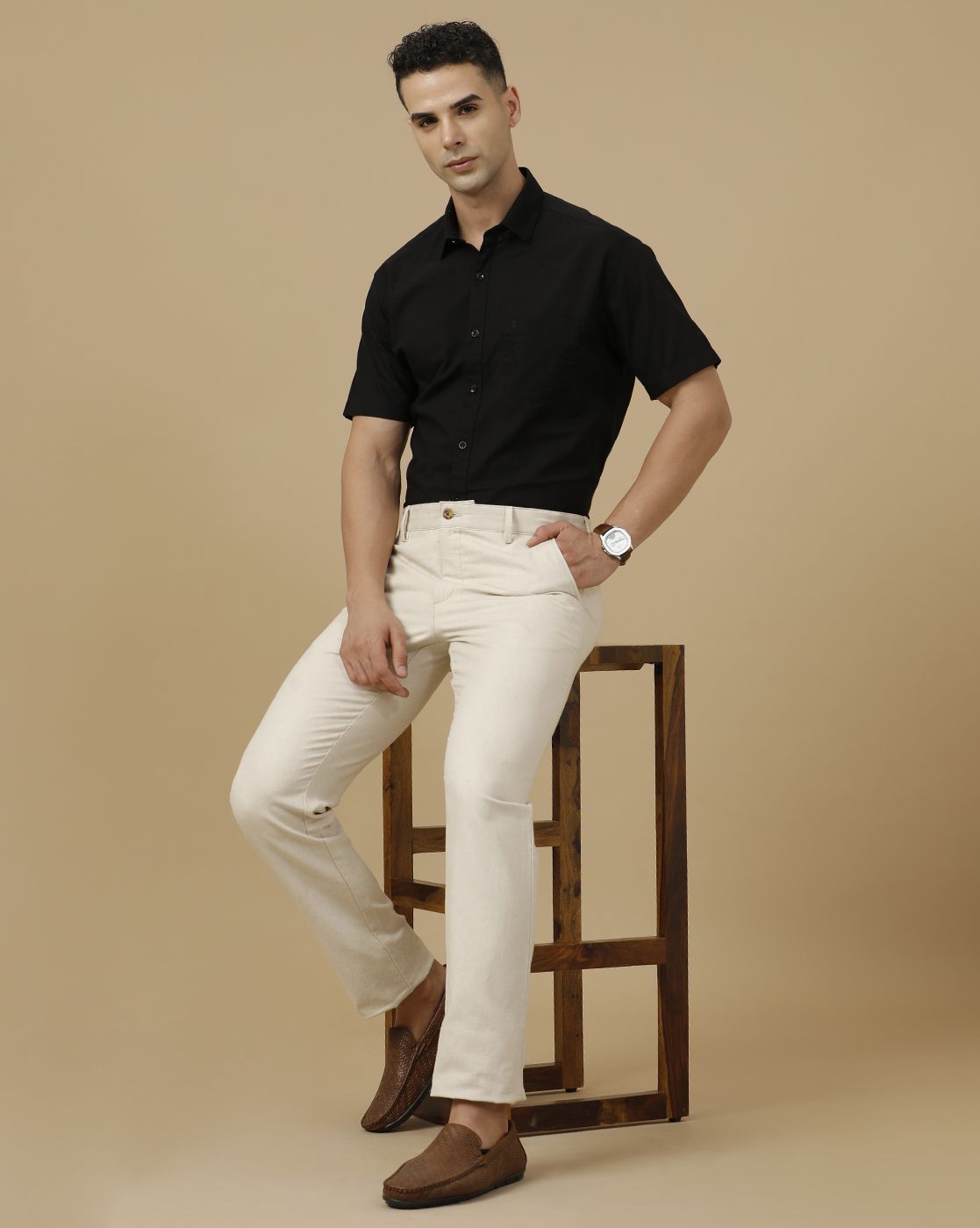 CAVALLO by Linen Club Men's Blended Linen Black Solid Contemporary Fit Half Sleeve Casual Shirt