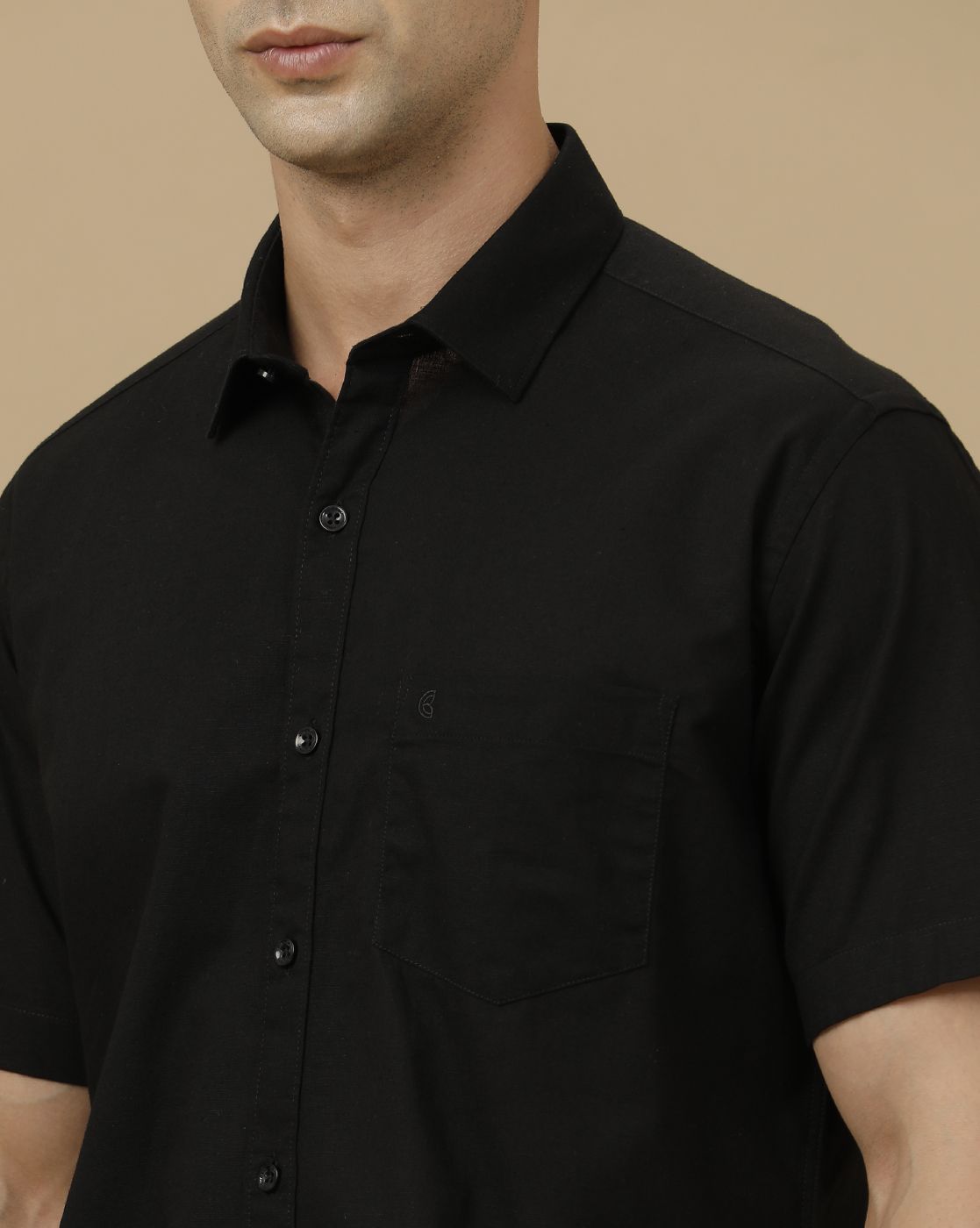 CAVALLO by Linen Club Men's Blended Linen Black Solid Contemporary Fit Half Sleeve Casual Shirt
