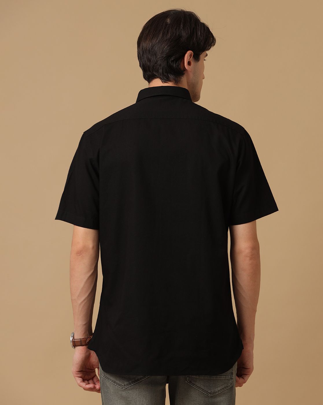Men's Blended Linen Black Solid Contemporary Fit Half Sleeve Casual Shirt