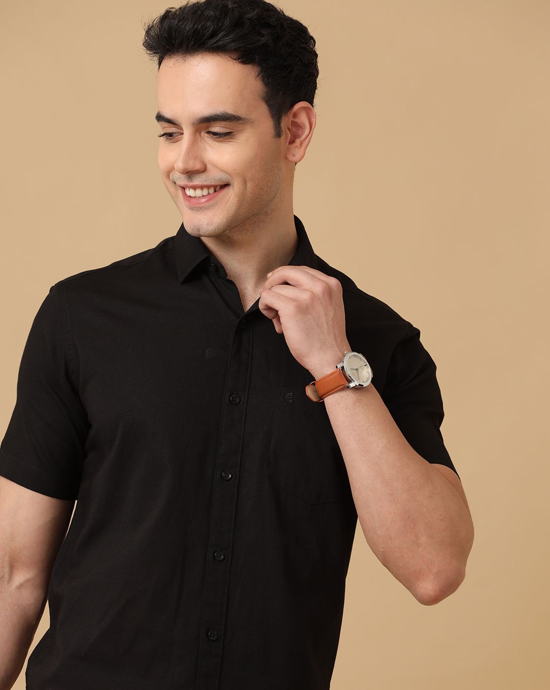 Men's Blended Linen Black Solid Contemporary Fit Half Sleeve Casual Shirt