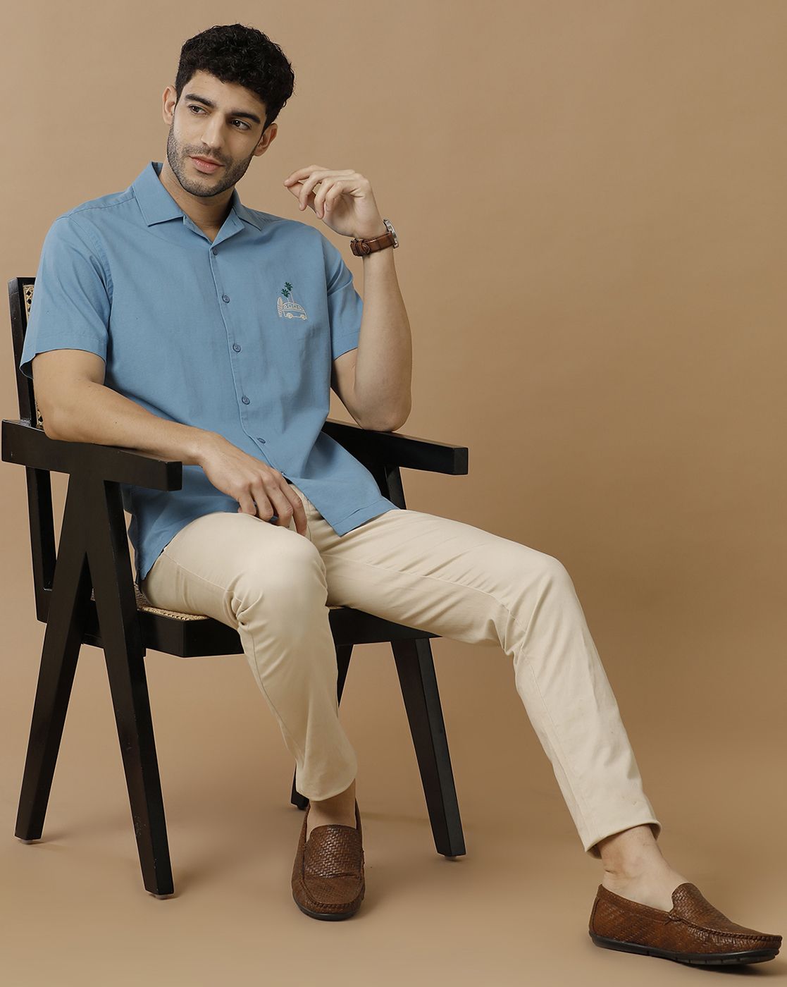 Men's Blended Linen Blue Solid Contemporary Fit Half Sleeve Casual Shirt