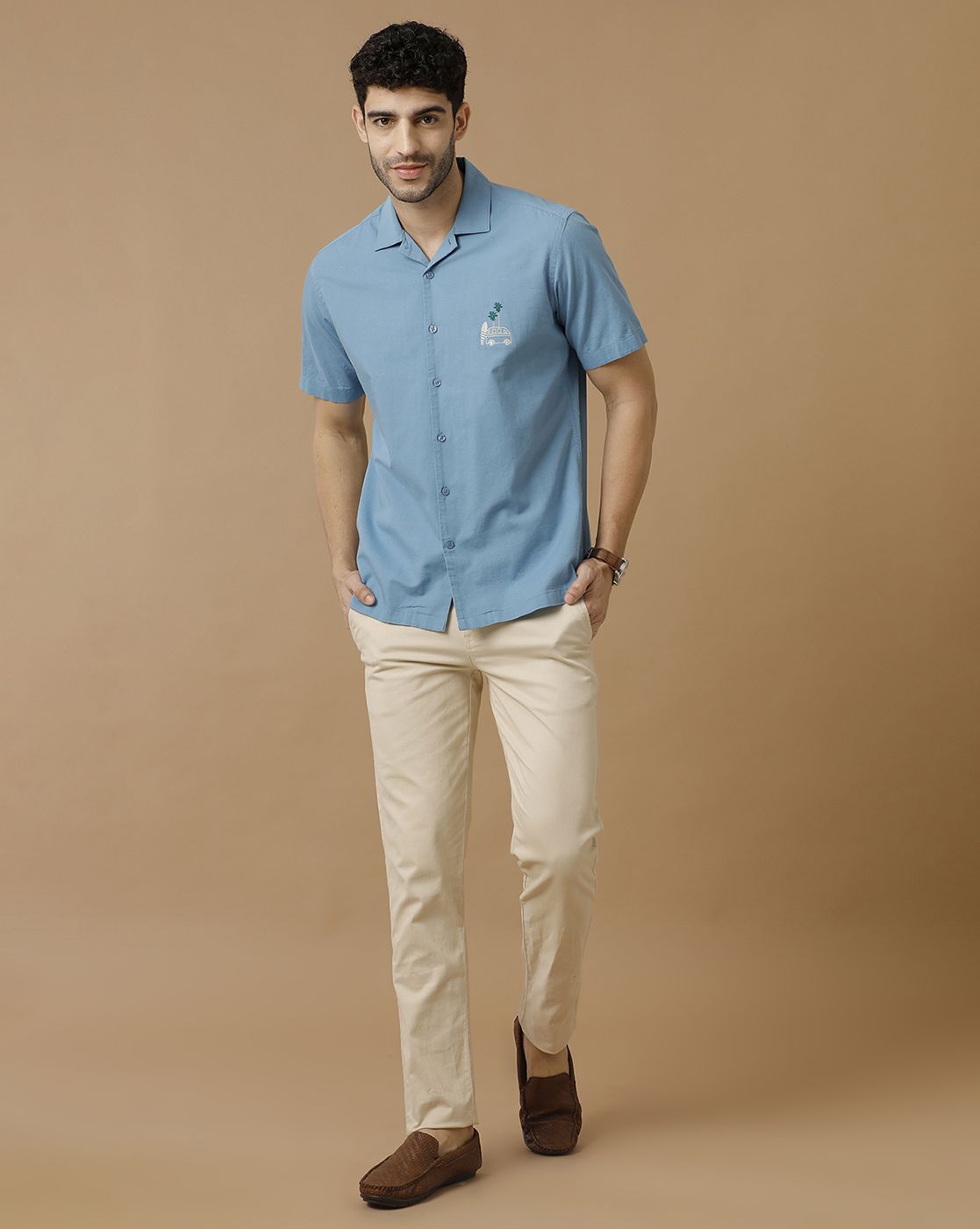 Men's Blended Linen Blue Solid Contemporary Fit Half Sleeve Casual Shirt
