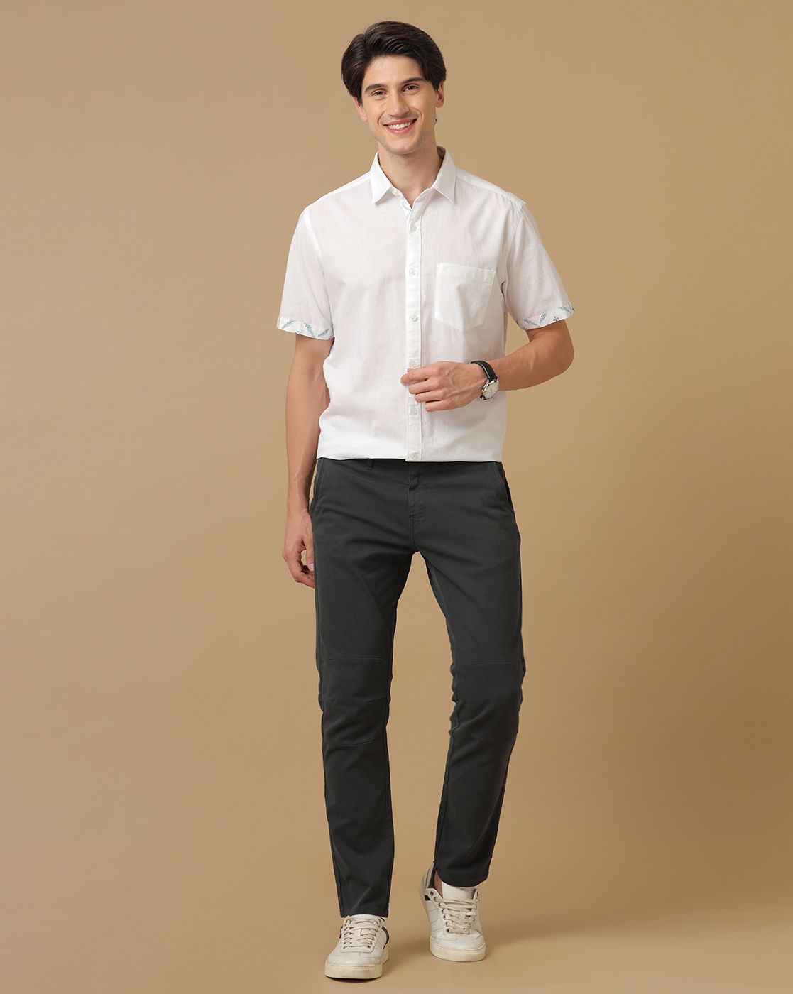 Men's Blended Linen White Solid Contemporary Fit Half Sleeve Casual Shirt