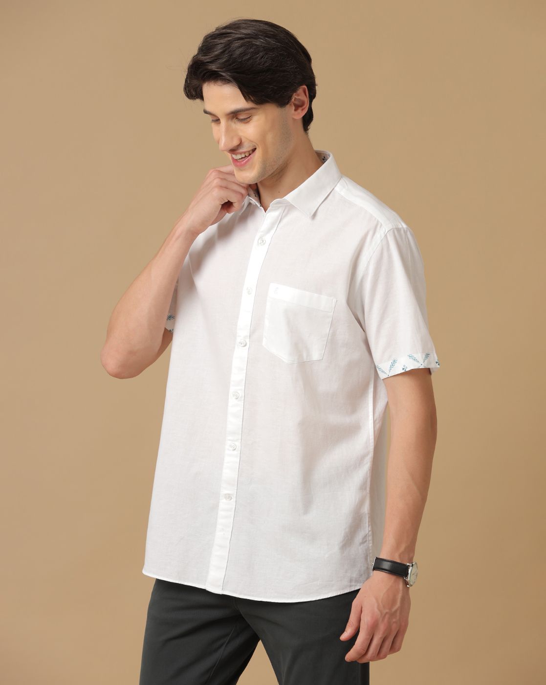 Men's Blended Linen White Solid Contemporary Fit Half Sleeve Casual Shirt