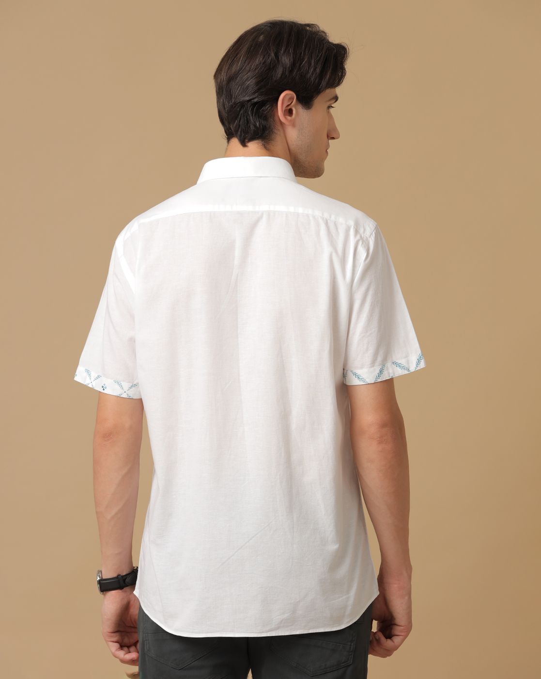 Men's Blended Linen White Solid Contemporary Fit Half Sleeve Casual Shirt