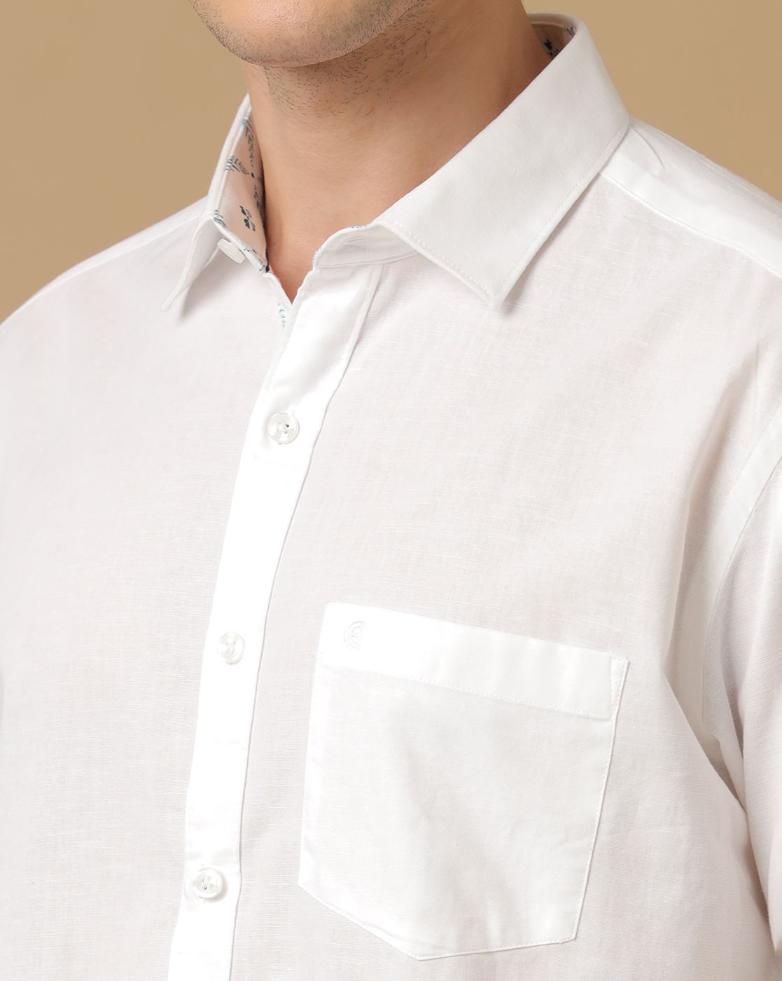 Men's Blended Linen White Solid Contemporary Fit Half Sleeve Casual Shirt