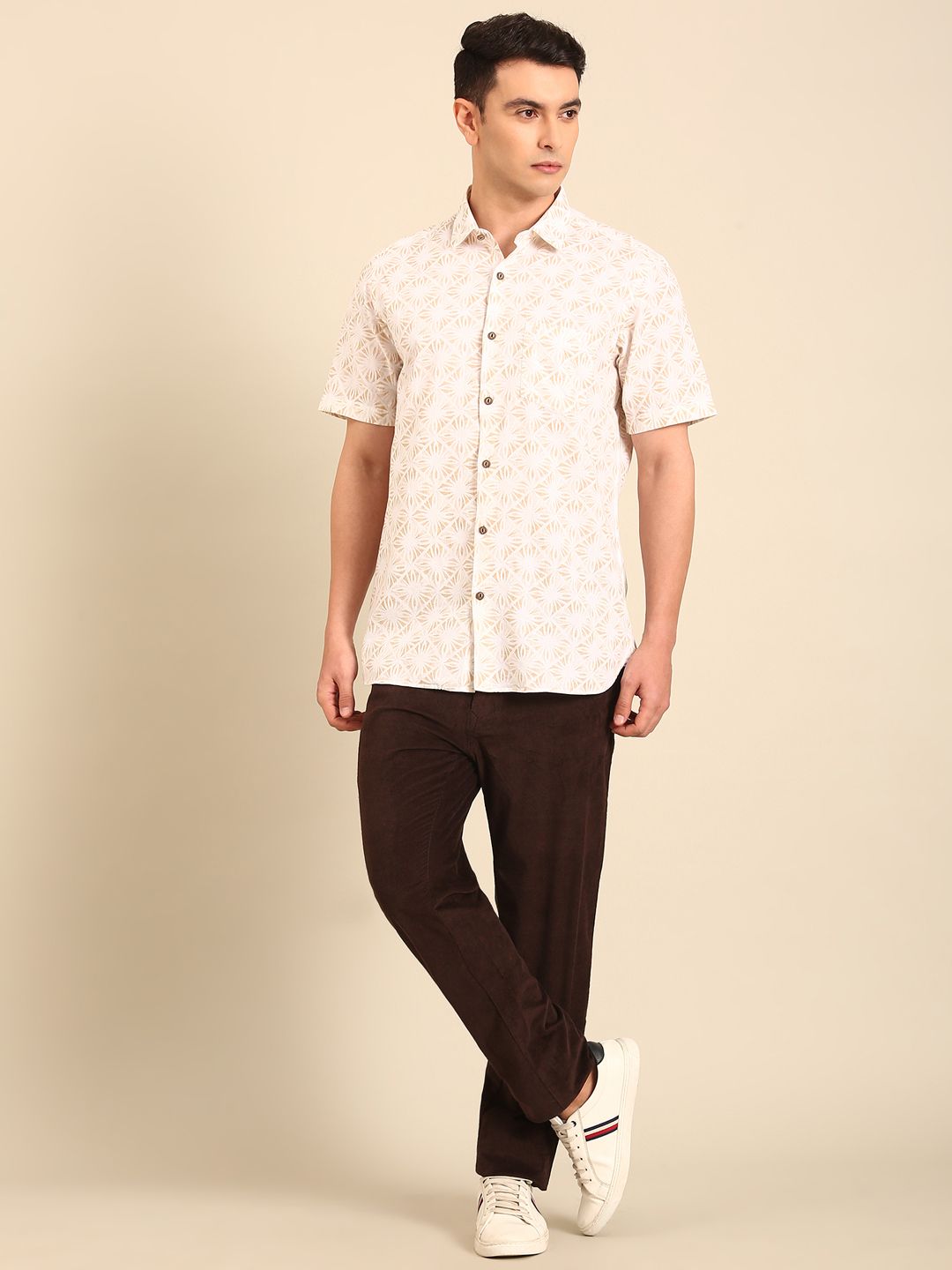 CAVALLO by Linen Club Men's Blended Linen Brown Printed Contemporary Fit Half Sleeve Casual Shirt