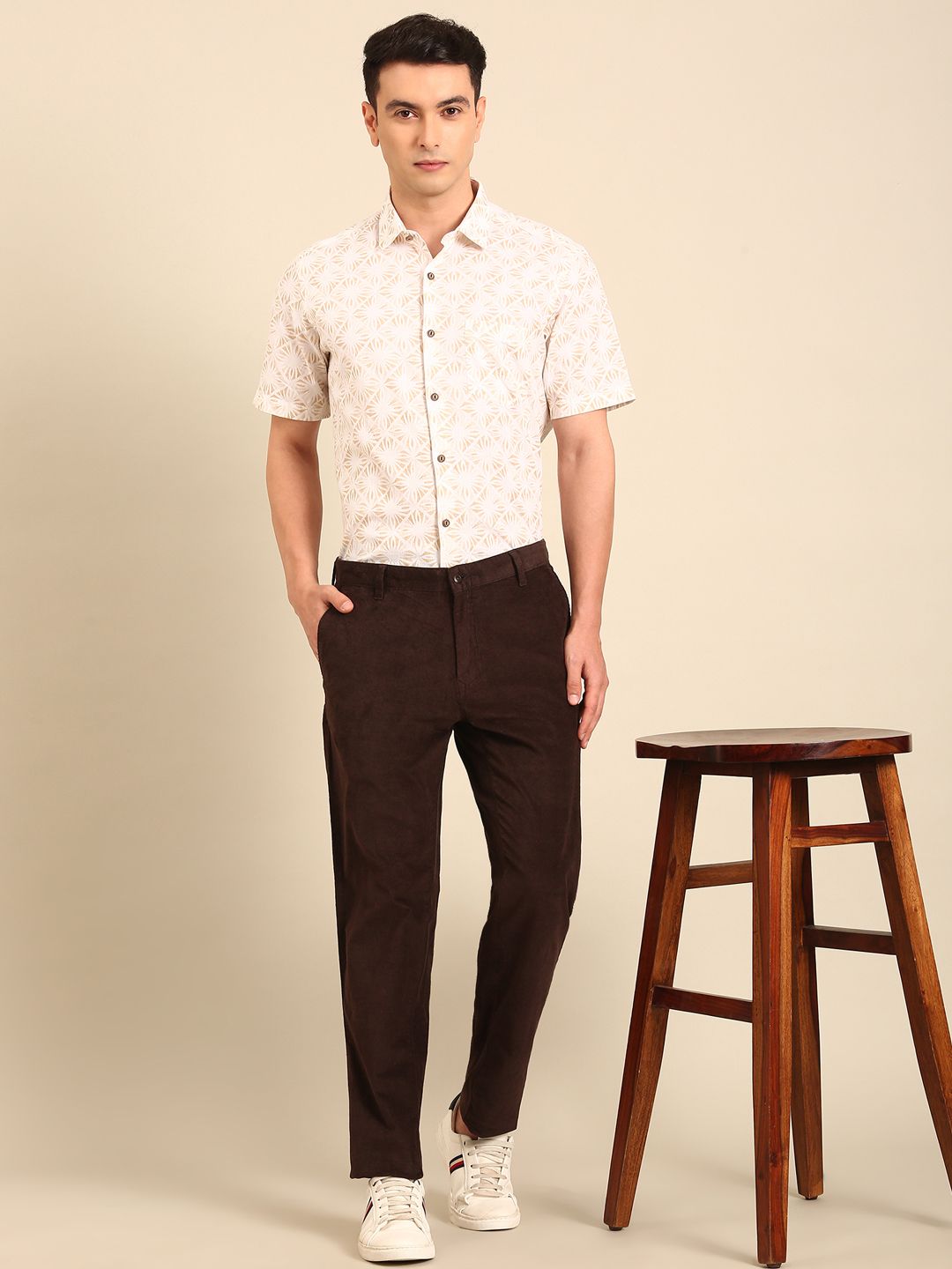 CAVALLO by Linen Club Men's Blended Linen Brown Printed Contemporary Fit Half Sleeve Casual Shirt