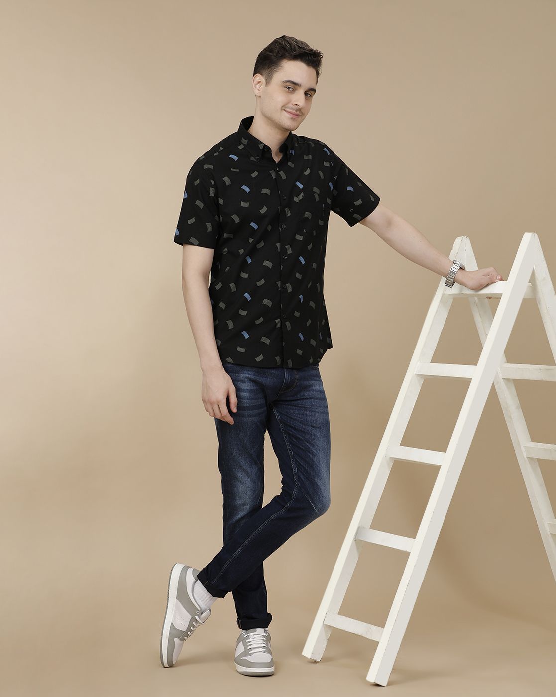 CAVALLO by Linen Club Men's Blended Linen Black Printed Contemporary Fit Half Sleeve Casual Shirt