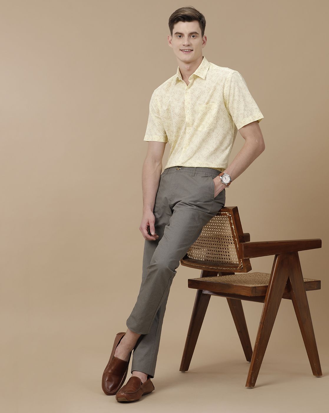 Men's Blended Linen Yellow Printed Contemporary Fit Half Sleeve Casual Shirt