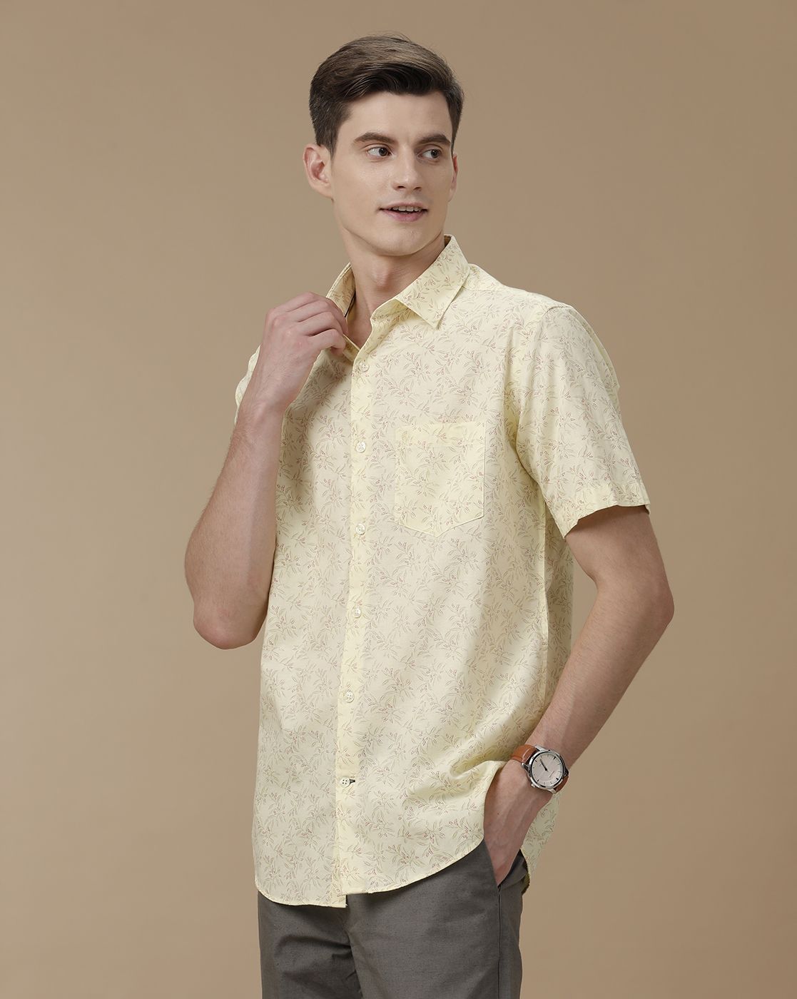 Men's Blended Linen Yellow Printed Contemporary Fit Half Sleeve Casual Shirt