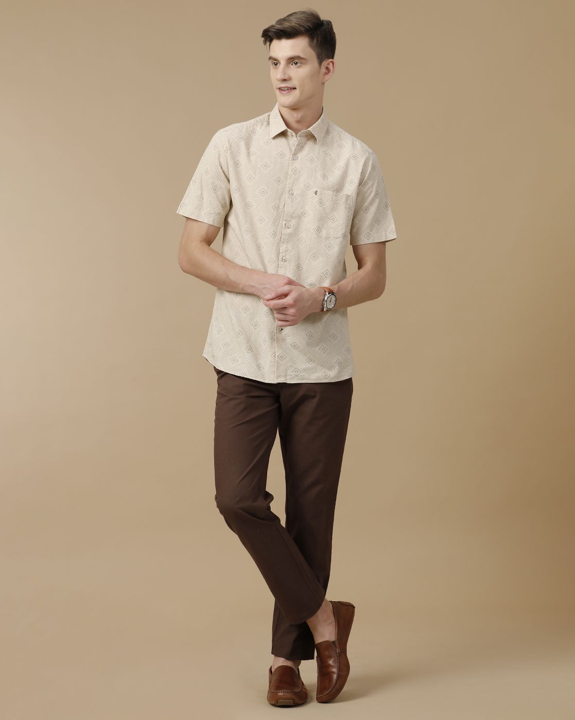 Men's Blended Linen Beige Printed Contemporary Fit Half Sleeve Casual Shirt