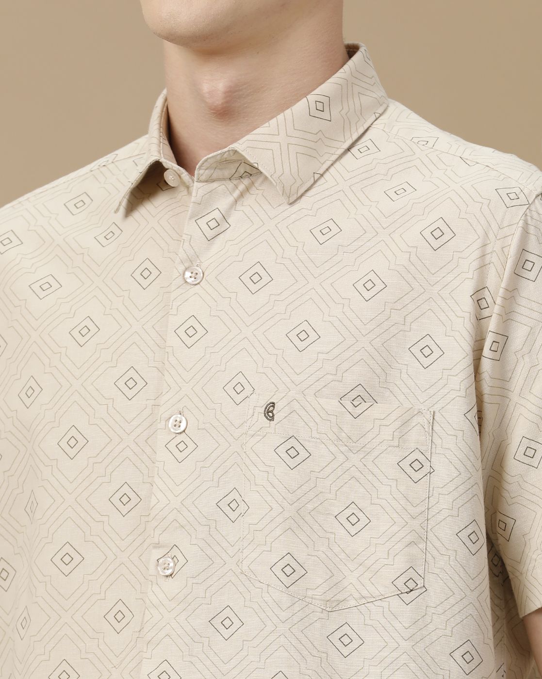 Men's Blended Linen Beige Printed Contemporary Fit Half Sleeve Casual Shirt