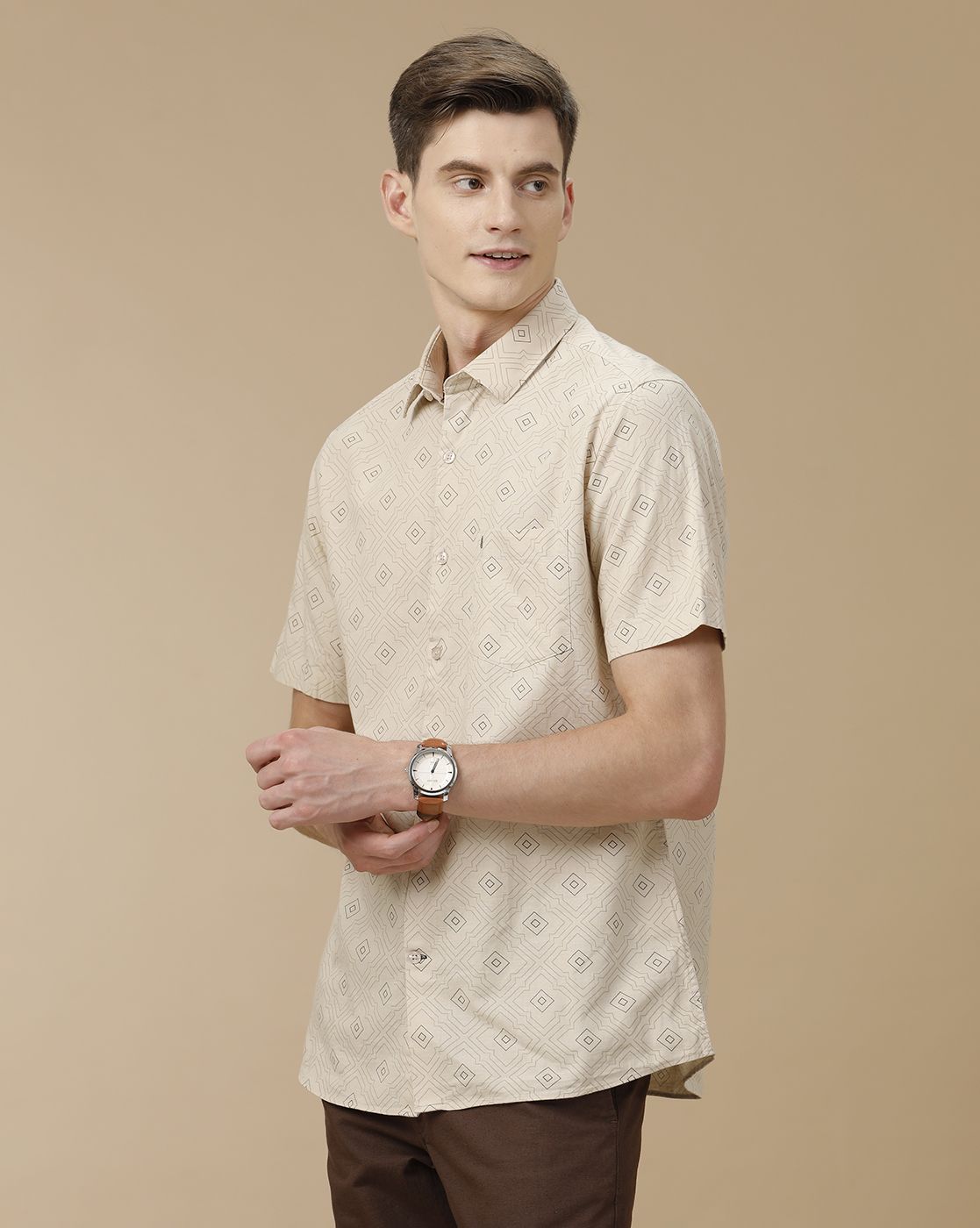 Men's Blended Linen Beige Printed Contemporary Fit Half Sleeve Casual Shirt