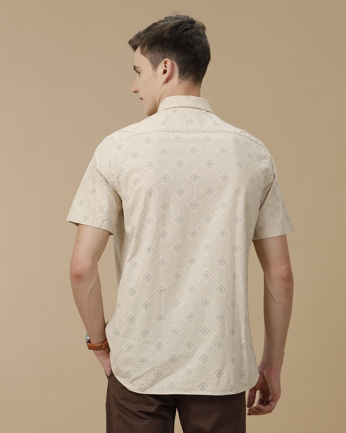 Men's Blended Linen Beige Printed Contemporary Fit Half Sleeve Casual Shirt
