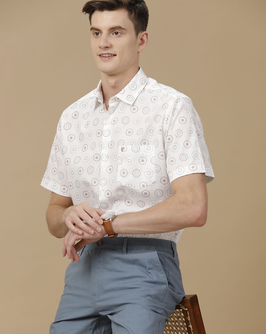 Men's Blended Linen White Printed Contemporary Fit Half Sleeve Casual Shirt