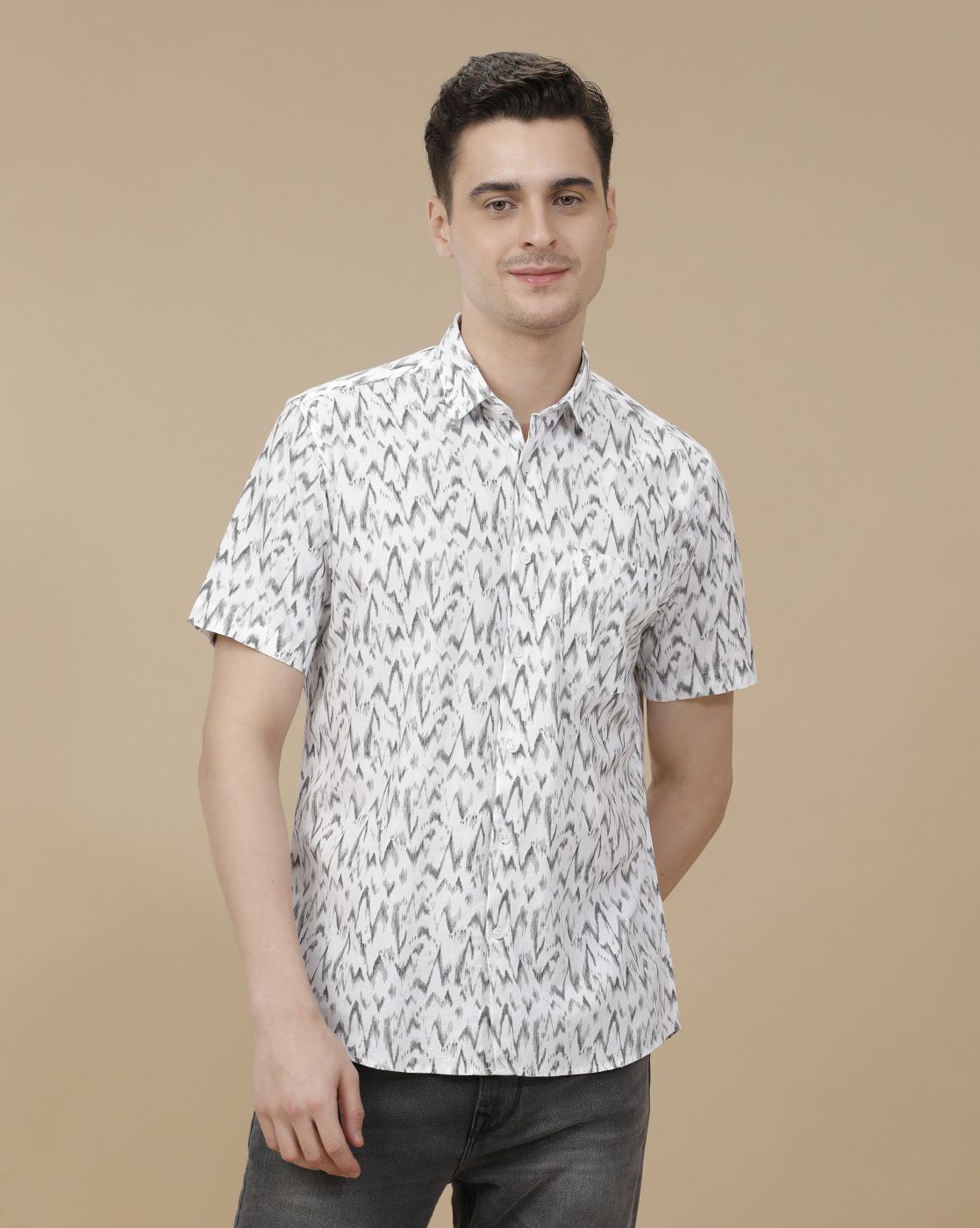 CAVALLO by Linen Club Men's Blended Linen White Printed Contemporary Fit Half Sleeve Casual Shirt
