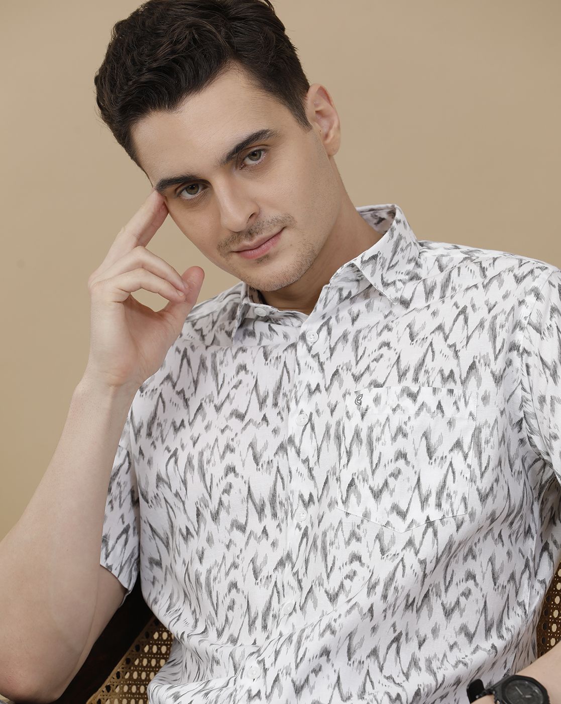 CAVALLO by Linen Club Men's Blended Linen White Printed Contemporary Fit Half Sleeve Casual Shirt