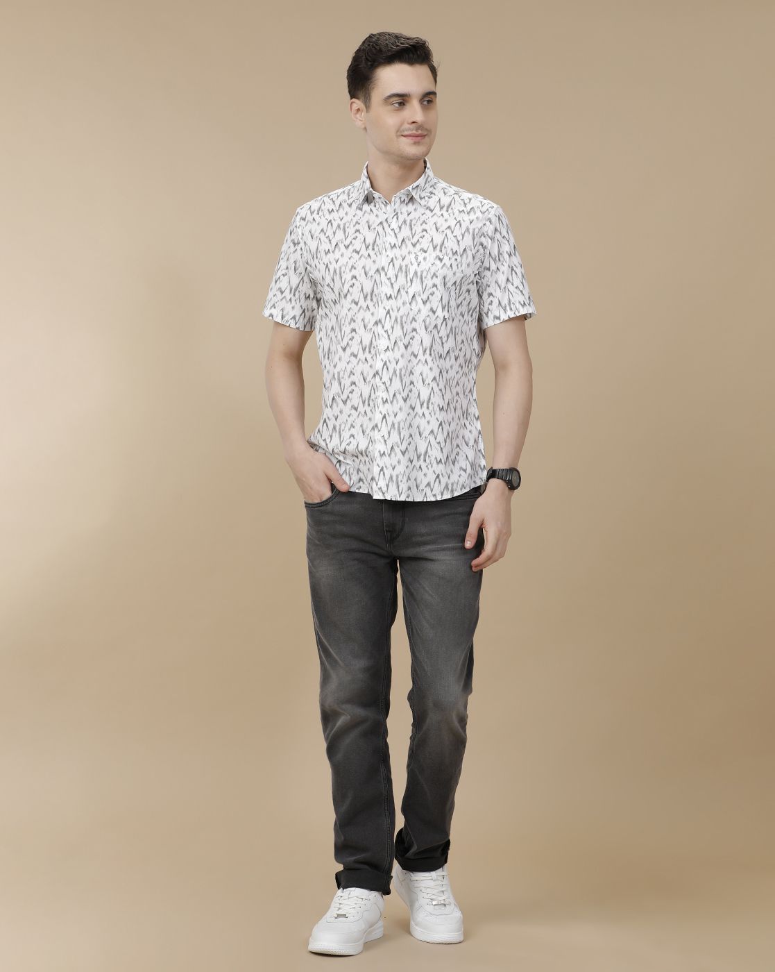 CAVALLO by Linen Club Men's Blended Linen White Printed Contemporary Fit Half Sleeve Casual Shirt