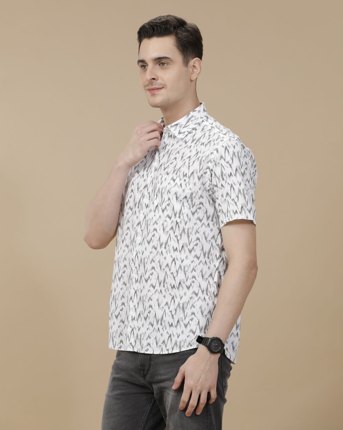 CAVALLO by Linen Club Men's Blended Linen White Printed Contemporary Fit Half Sleeve Casual Shirt