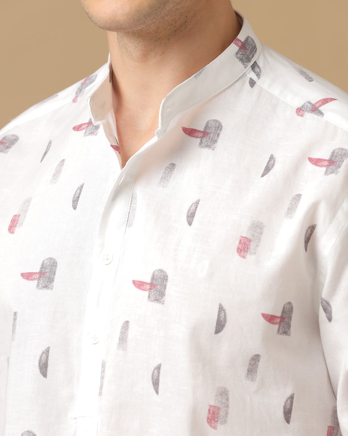 Men's Blended Linen White Printed Contemporary Fit Half Sleeve Casual Shirt