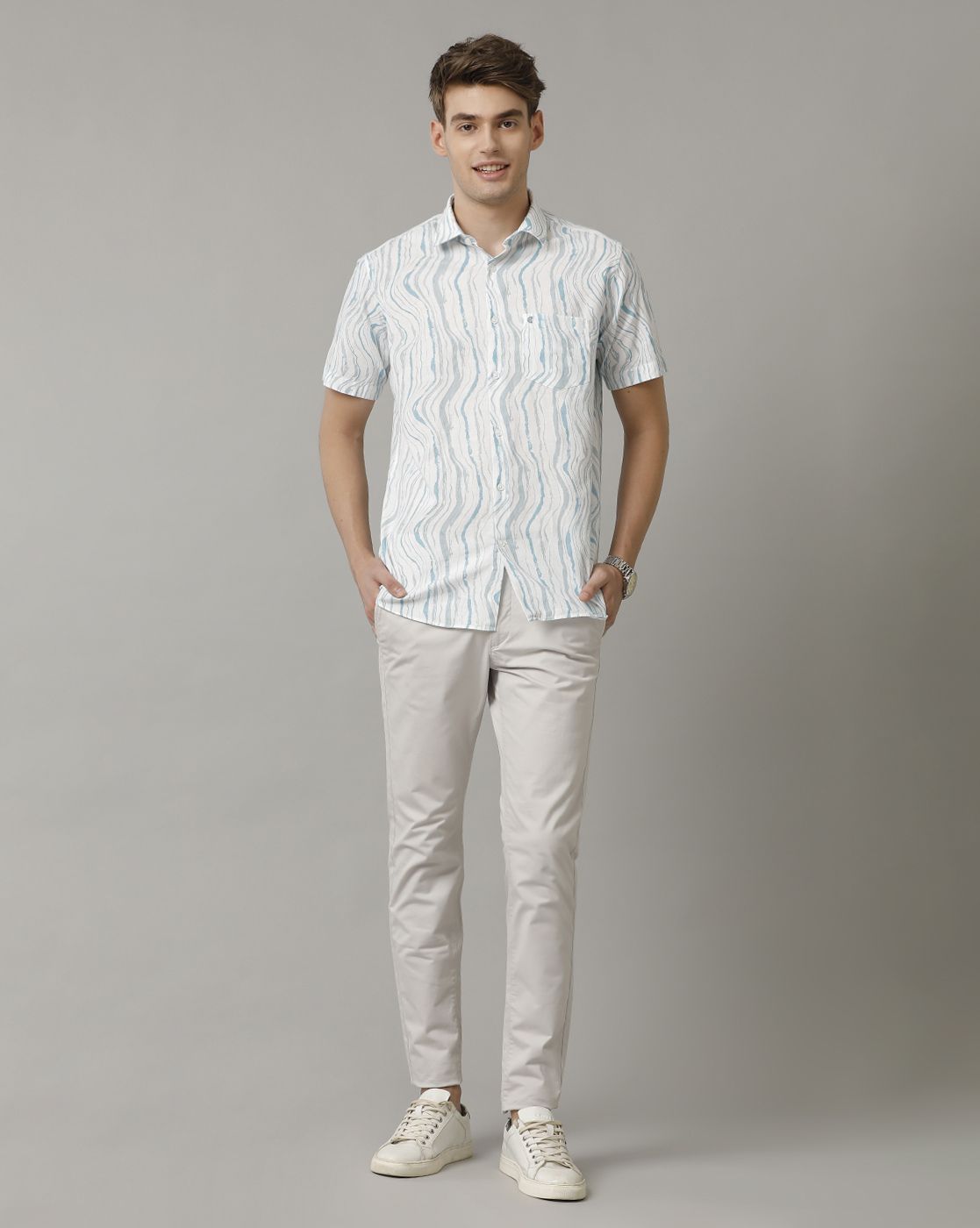Men's Blended Linen Blue Printed Contemporary Fit Half Sleeve Casual Shirt