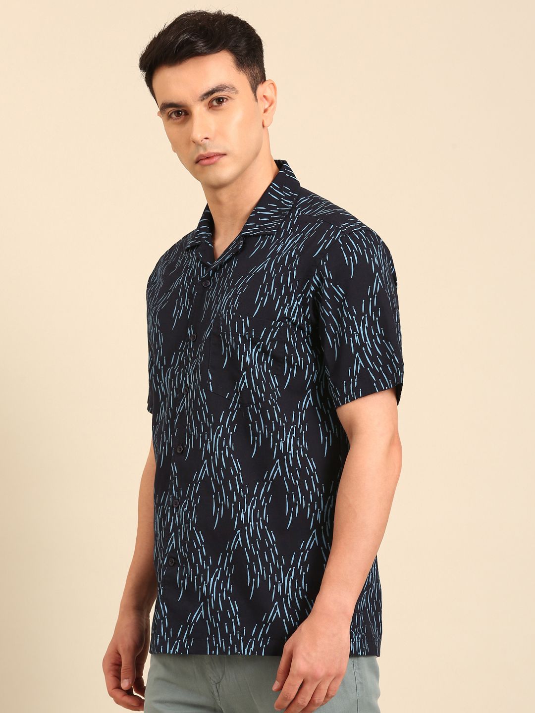 CAVALLO by Linen Club Men's Blended Linen Navy Printed Contemporary Fit Half Sleeve Casual Shirt