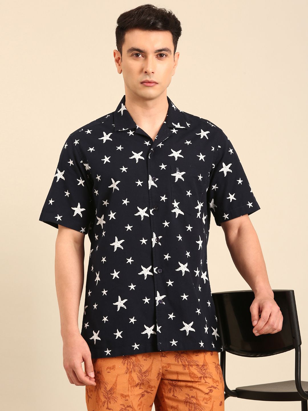 CAVALLO by Linen Club Men's Blended Linen Black Printed Contemporary Fit Half Sleeve Casual Shirt