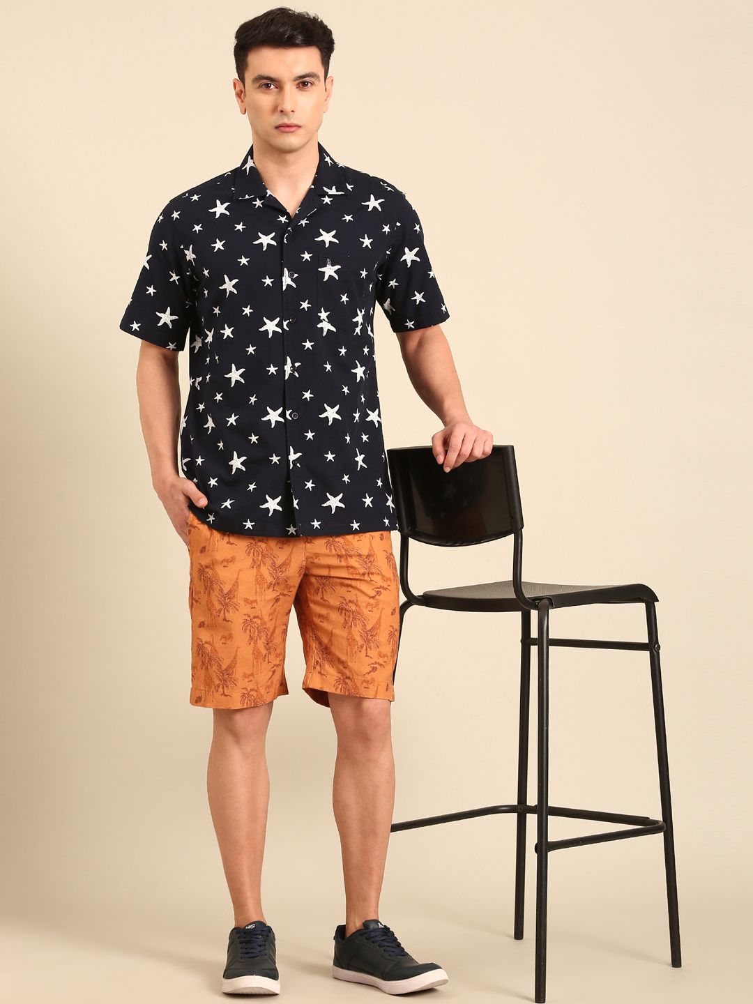 CAVALLO by Linen Club Men's Blended Linen Black Printed Contemporary Fit Half Sleeve Casual Shirt