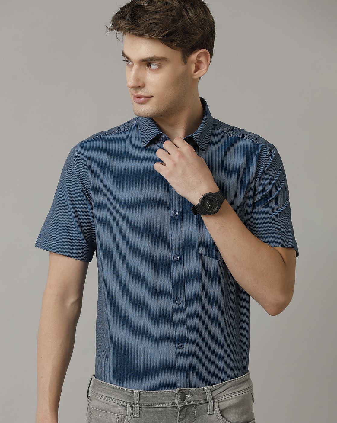 Men's Blended Linen Blue Striped Contemporary Fit Half Sleeve Casual Shirt