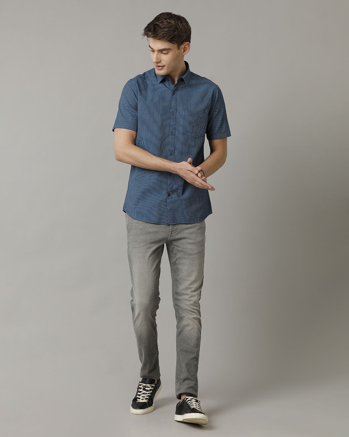 Men's Blended Linen Blue Striped Contemporary Fit Half Sleeve Casual Shirt