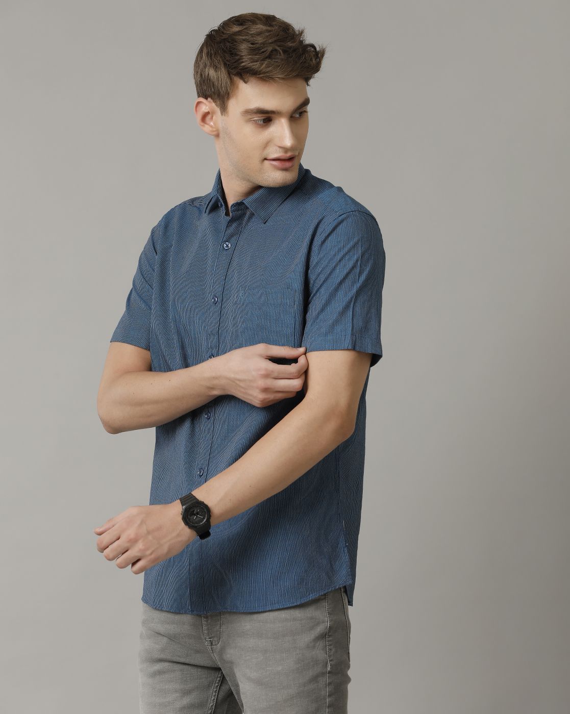 Men's Blended Linen Blue Striped Contemporary Fit Half Sleeve Casual Shirt