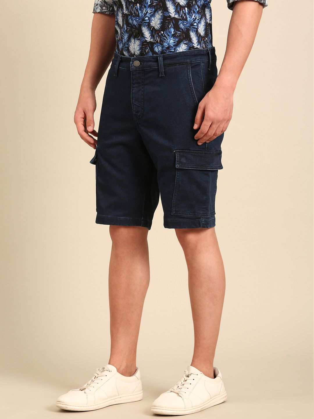 Cavallo By Linen Club Men's Blended Linen Blue Solid Contemporary Fit Casual Shorts