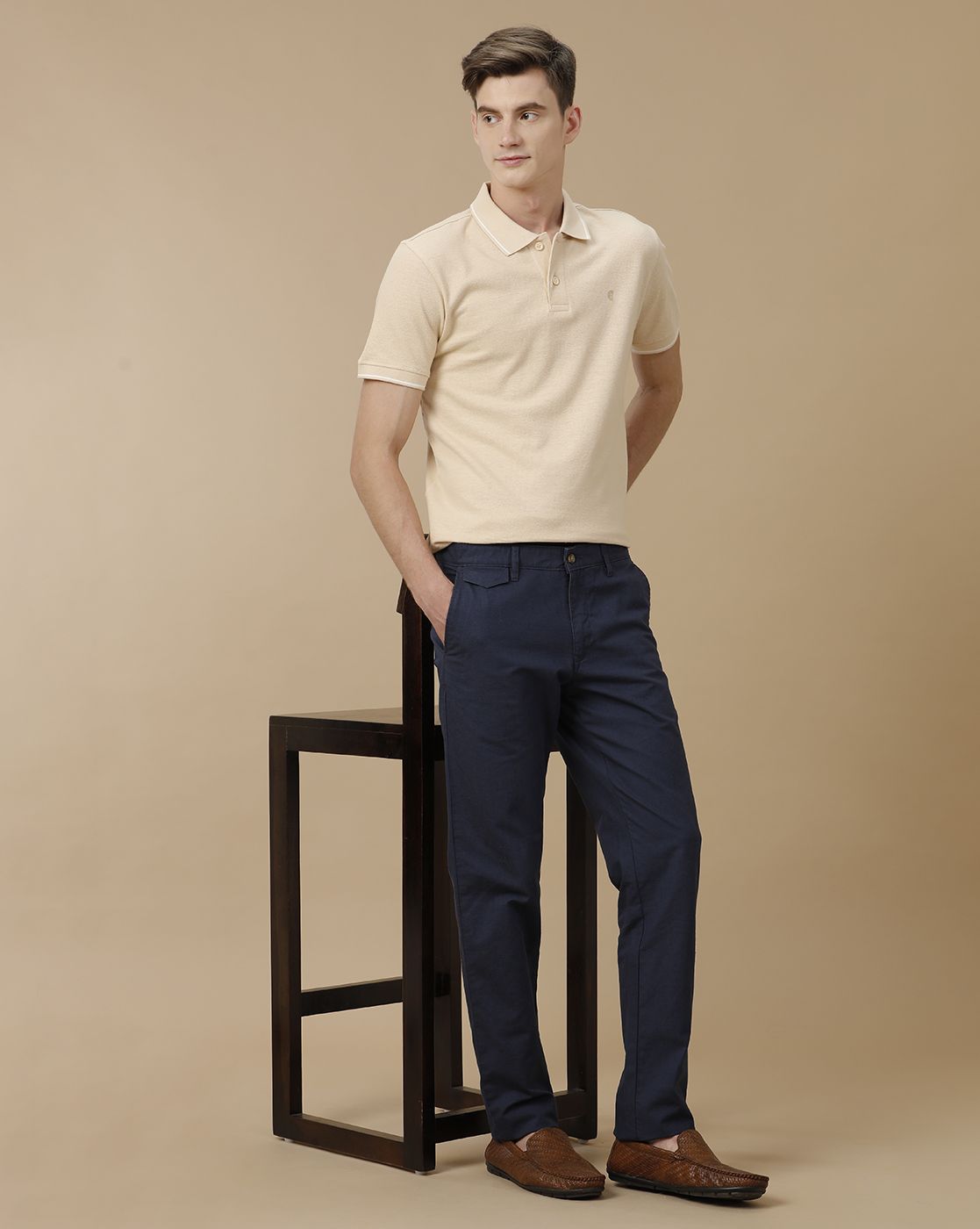Men's Blended Linen Beige Solid Contemporary Fit Half Sleeve Polo Neck Casual T-Shirt